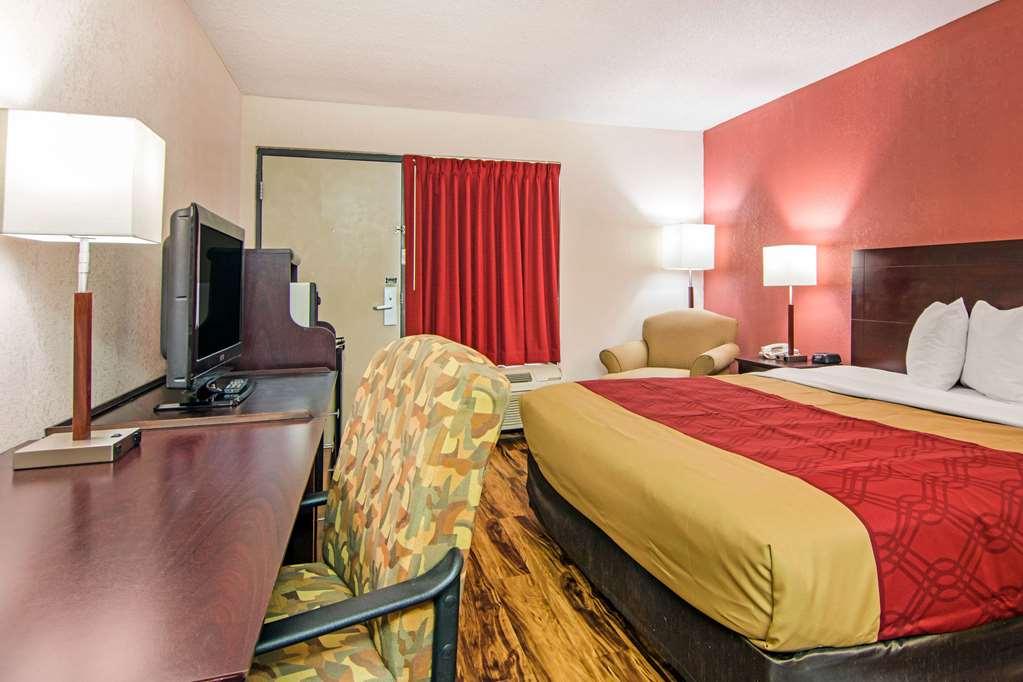 Econo Lodge Madison Room photo