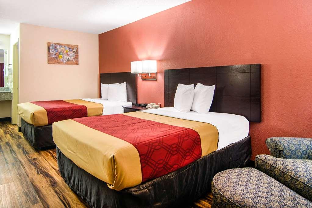 Econo Lodge Madison Room photo