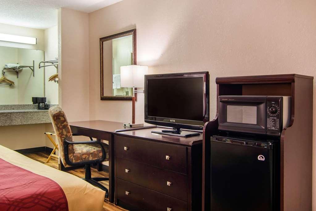 Econo Lodge Madison Room photo