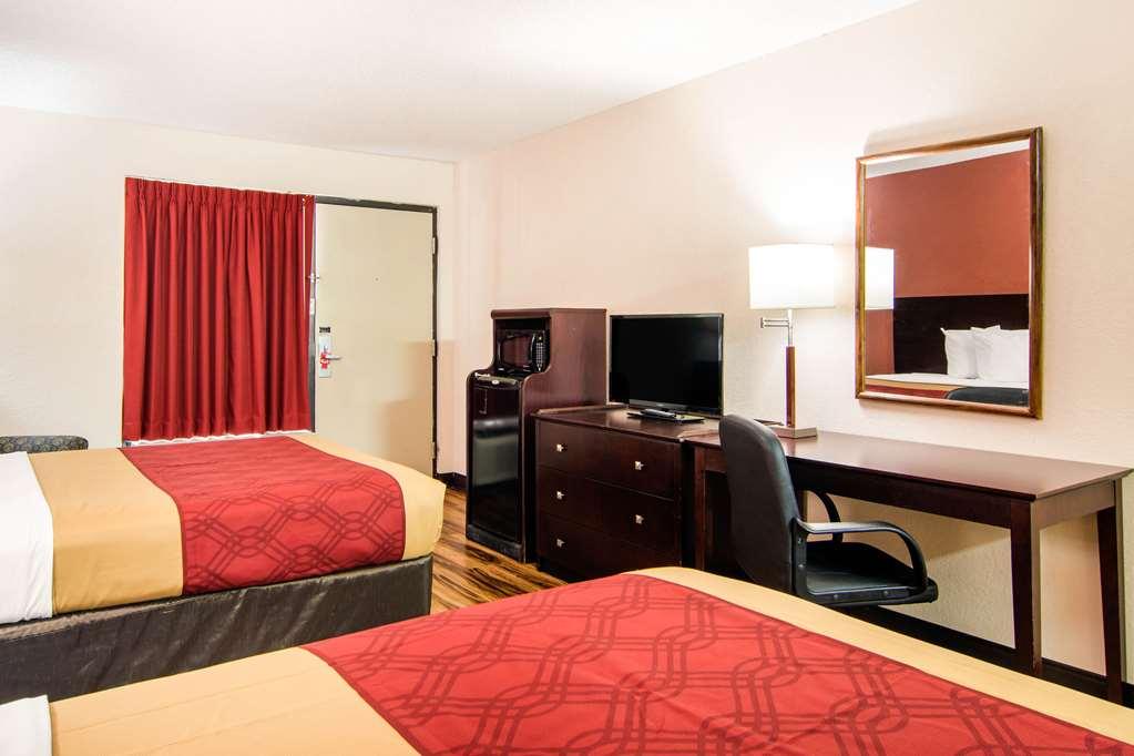 Econo Lodge Madison Room photo