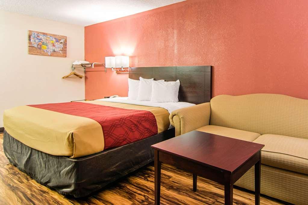 Econo Lodge Madison Room photo