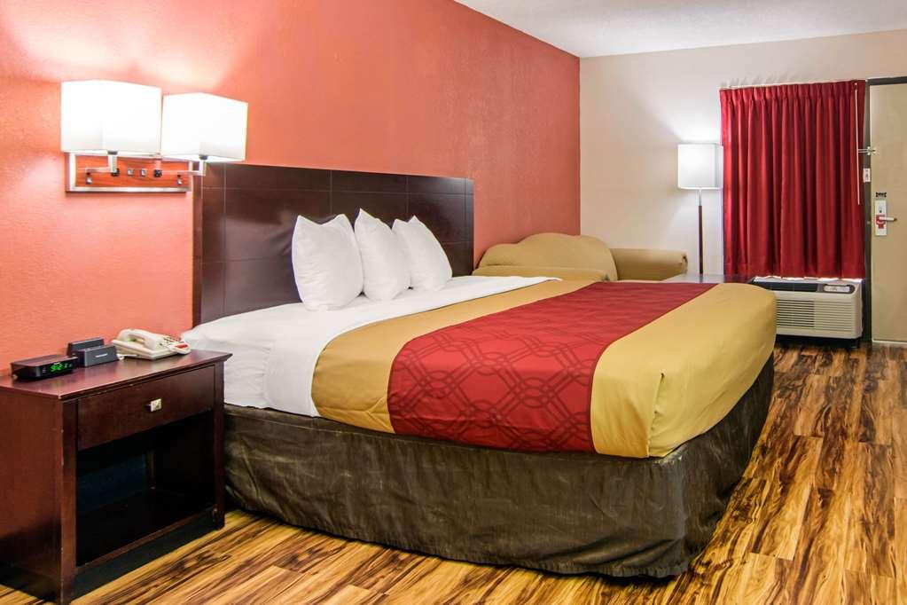 Econo Lodge Madison Room photo