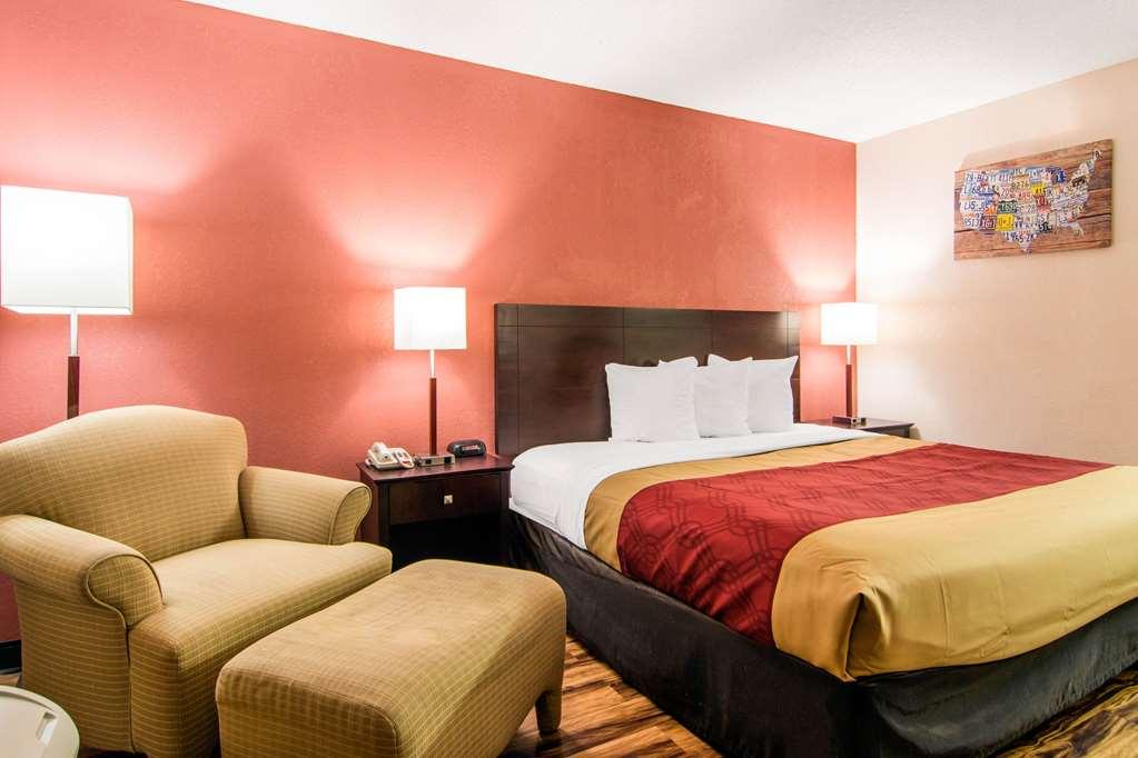 Econo Lodge Madison Room photo