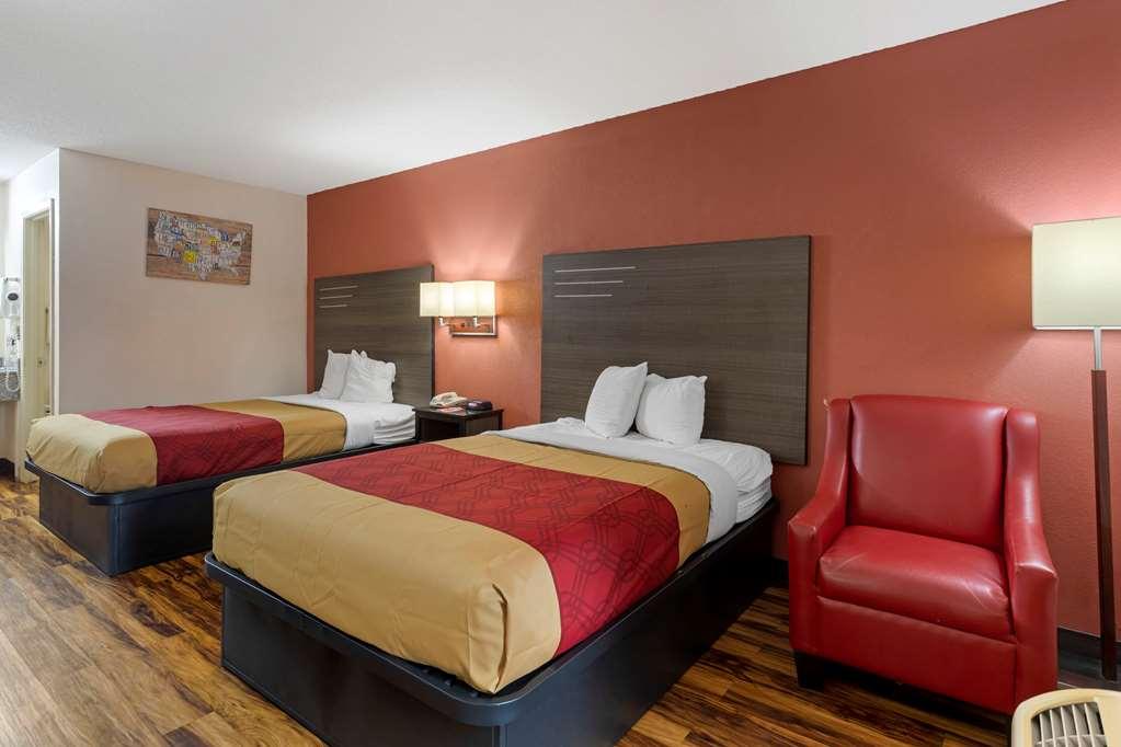 Econo Lodge Madison Room photo