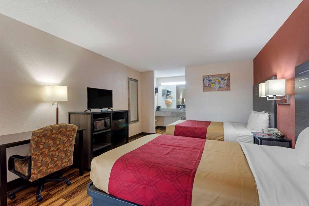 Econo Lodge Madison Room photo