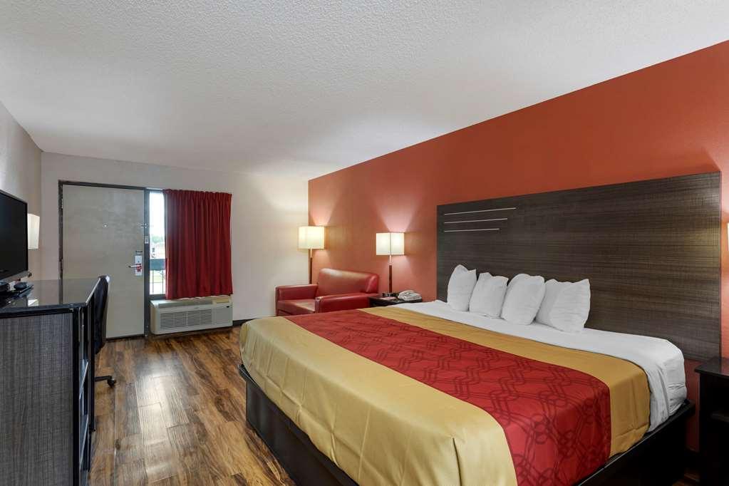 Econo Lodge Madison Room photo