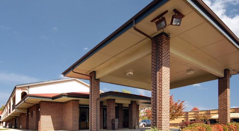 Econo Lodge Madison Exterior photo